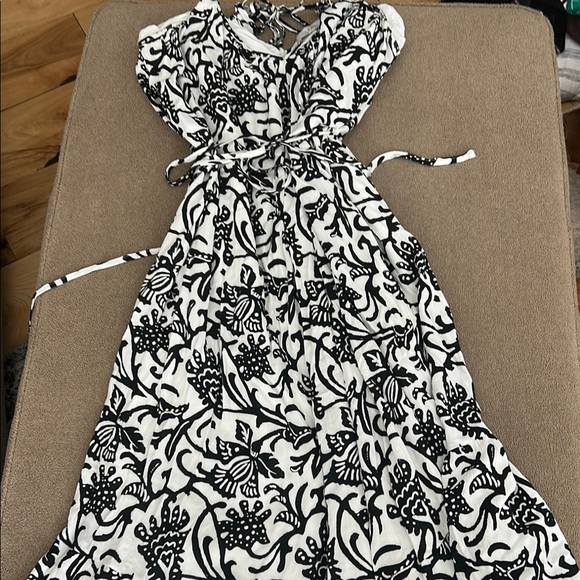 LOFT Black and White Floral Maxi Dress - Picture 1 of 1